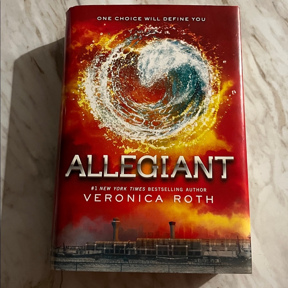 Divergent Series Veronica Roth Books (First 3) - Picture 4 of 4